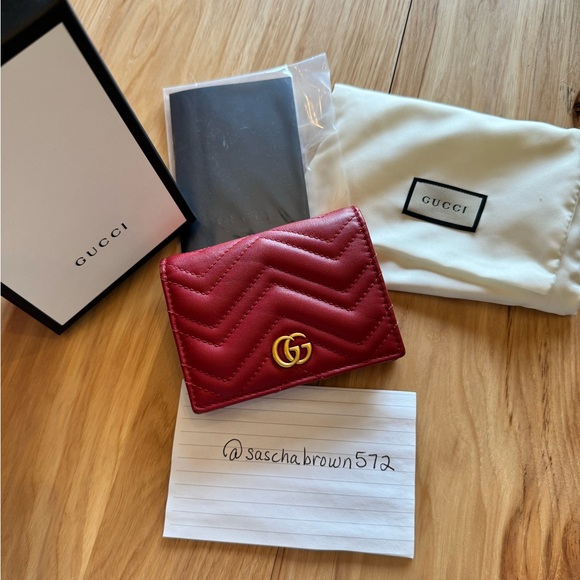 Gucci Handbags - GUCCI GG MARMONT RED MATELASSÉ LEATHER CARD CASE WALLET